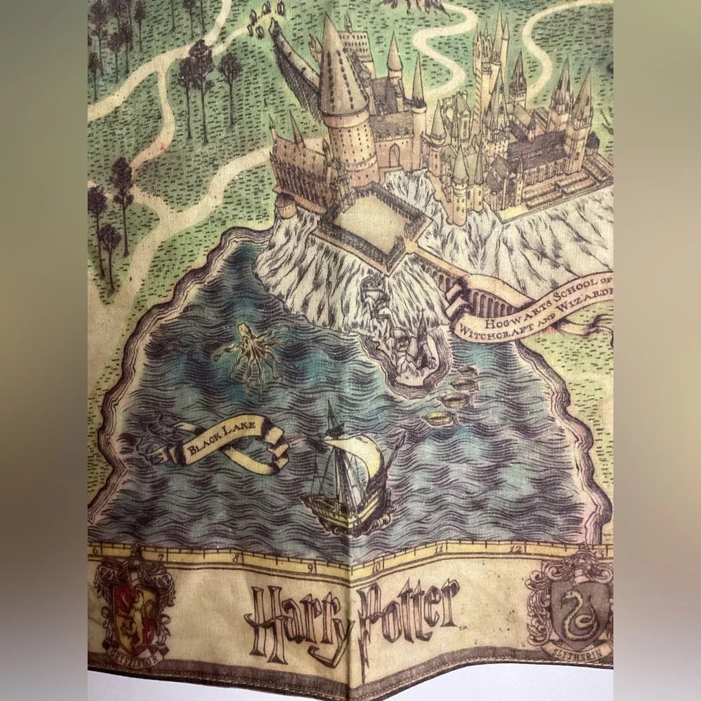 NWOT Harry Potter Enchanted Map Tapestry - Green and Brown 36 x 24